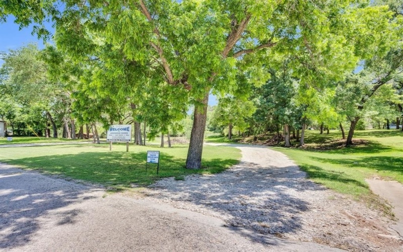 5426 Highview Drive, Granbury, TX 76048, 3 Bedrooms Bedrooms, ,2 BathroomsBathrooms,Residential,For Sale,5426 Highview Drive,0,21032367