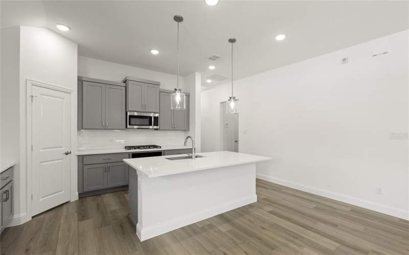 2227 Walden Pond Boulevard, Forney, TX 75126, 4 Bedrooms Bedrooms, ,3 BathroomsBathrooms,Residential,For Sale,2227 Walden Pond Boulevard,0,21033033