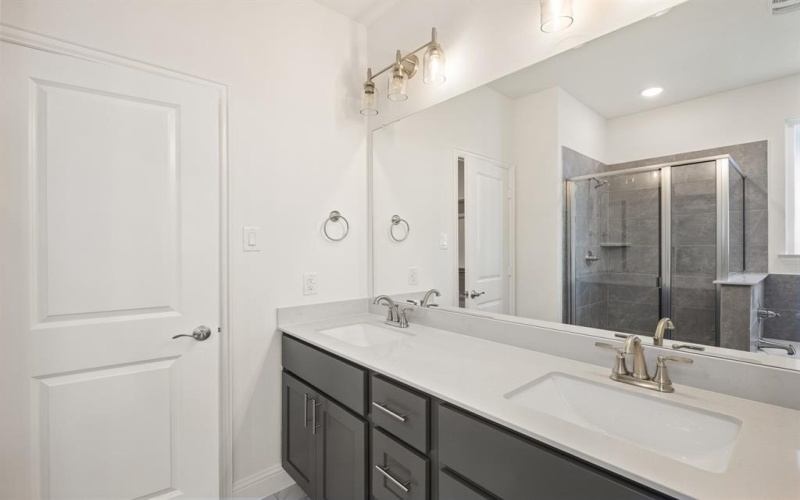 187 Ivory Brook Cove Drive, Lavon, TX 75166, 5 Habitaciones Habitaciones , ,3 BañosBaños,Residential,En Venta,187 Ivory Brook Cove Drive,0,21033052