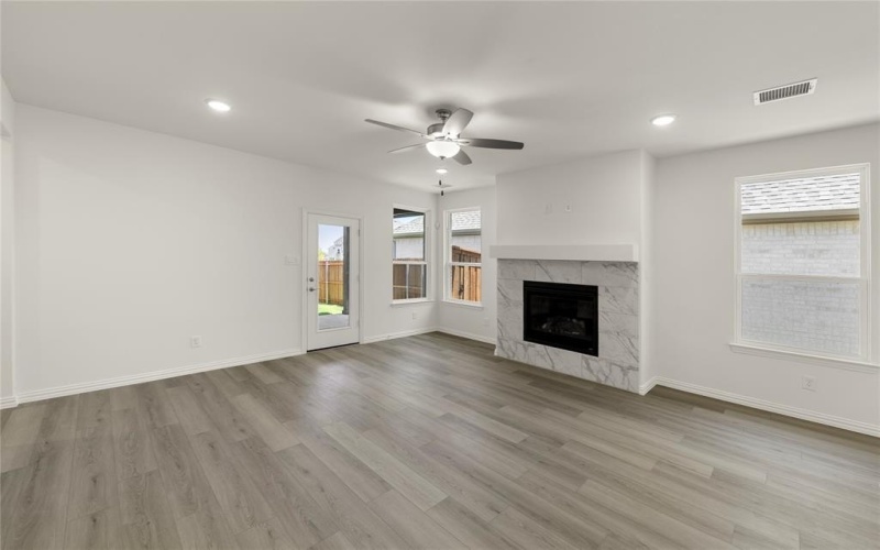 244 Bassett Hall Road, Fate, TX 75189, 3 Habitaciones Habitaciones , ,2 BañosBaños,Residential,En Venta,244 Bassett Hall Road,0,21033407
