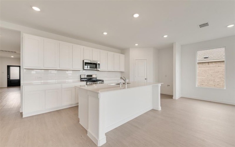 1713 Quaking Aspen Way, McKinney, TX 75071, 4 Habitaciones Habitaciones , ,3 BañosBaños,Residential,En Venta,1713 Quaking Aspen Way,0,21033456