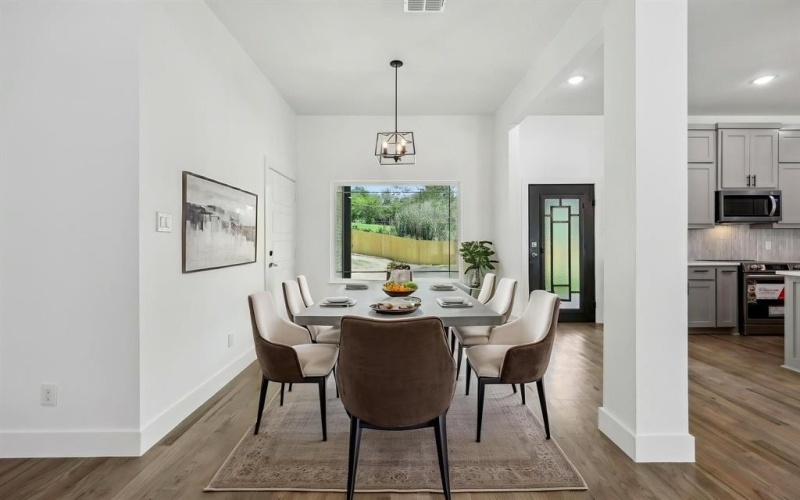 6002 VERDE, Dallas, TX 75211, 4 Bedrooms Bedrooms, ,2 BathroomsBathrooms,Residential,For Sale,6002 VERDE,0,21033609