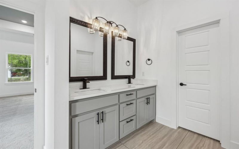 6002 VERDE, Dallas, TX 75211, 4 Bedrooms Bedrooms, ,2 BathroomsBathrooms,Residential,For Sale,6002 VERDE,0,21033609