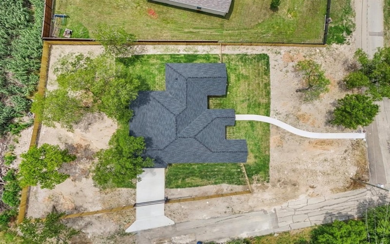 6002 VERDE, Dallas, TX 75211, 4 Bedrooms Bedrooms, ,2 BathroomsBathrooms,Residential,For Sale,6002 VERDE,0,21033609