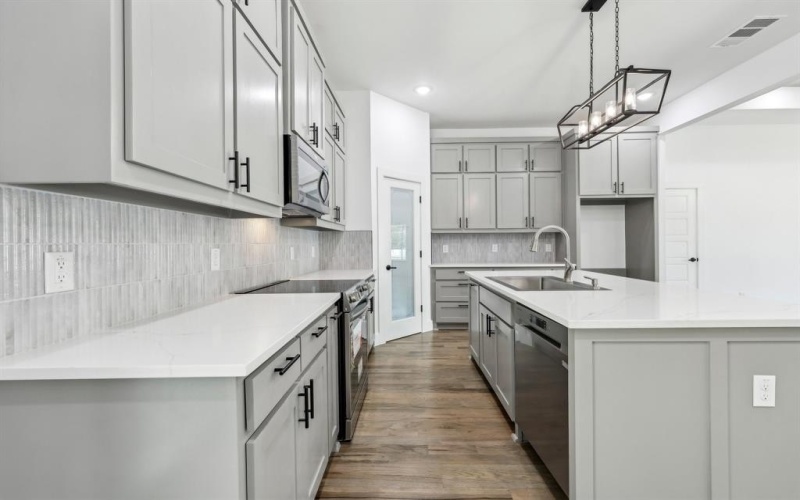 6002 VERDE, Dallas, TX 75211, 4 Bedrooms Bedrooms, ,2 BathroomsBathrooms,Residential,For Sale,6002 VERDE,0,21033609