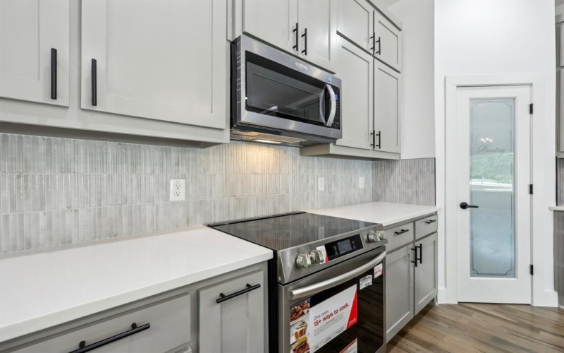 6002 VERDE, Dallas, TX 75211, 4 Bedrooms Bedrooms, ,2 BathroomsBathrooms,Residential,For Sale,6002 VERDE,0,21033609