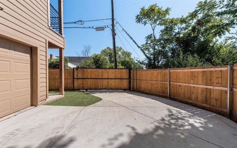 2350 Scott Street, Dallas, TX 75215, 3 Bedrooms Bedrooms, ,2 BathroomsBathrooms,Residential,For Sale,2350 Scott Street,0,21033633
