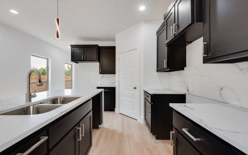 2350 Scott Street, Dallas, TX 75215, 3 Bedrooms Bedrooms, ,2 BathroomsBathrooms,Residential,For Sale,2350 Scott Street,0,21033633