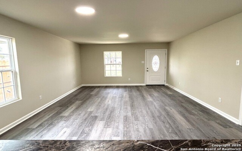 706 E 5th, Nixon, TX 78140, 3 Habitaciones Habitaciones , ,2 BañosBaños,Residential,En Venta,706 E 5th,0,1893209
