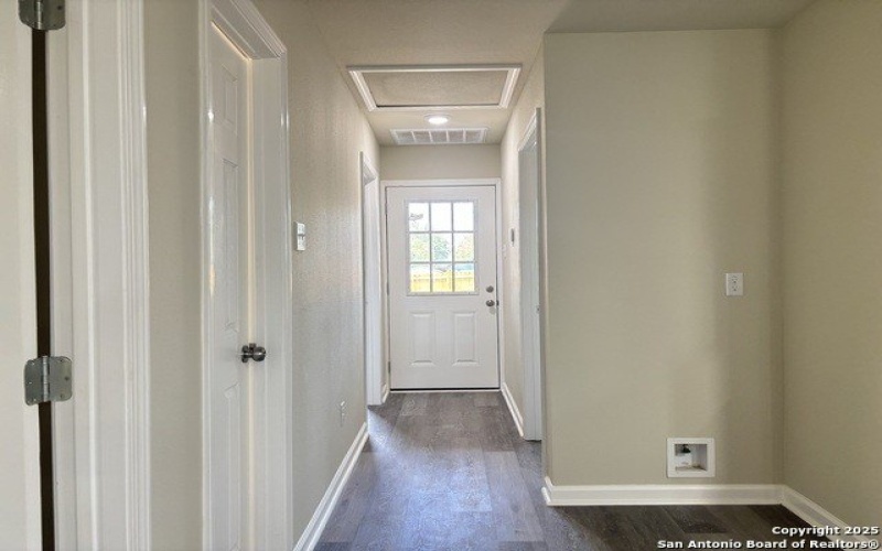 706 E 5th, Nixon, TX 78140, 3 Habitaciones Habitaciones , ,2 BañosBaños,Residential,En Venta,706 E 5th,0,1893209