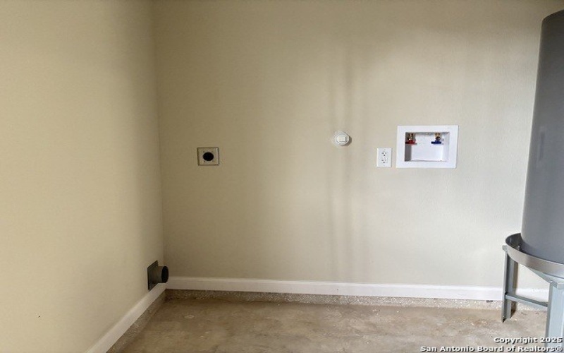 706 E 5th, Nixon, TX 78140, 3 Habitaciones Habitaciones , ,2 BañosBaños,Residential,En Venta,706 E 5th,0,1893209