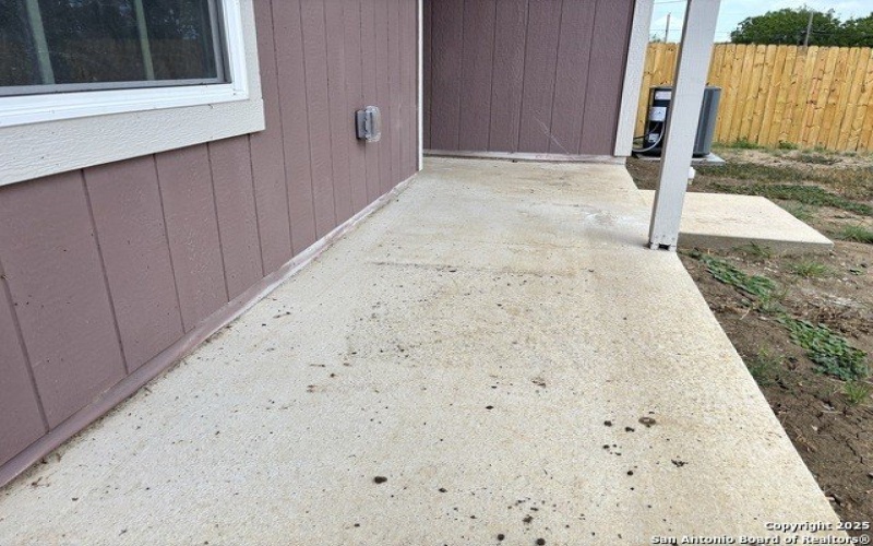 706 E 5th, Nixon, TX 78140, 3 Habitaciones Habitaciones , ,2 BañosBaños,Residential,En Venta,706 E 5th,0,1893209
