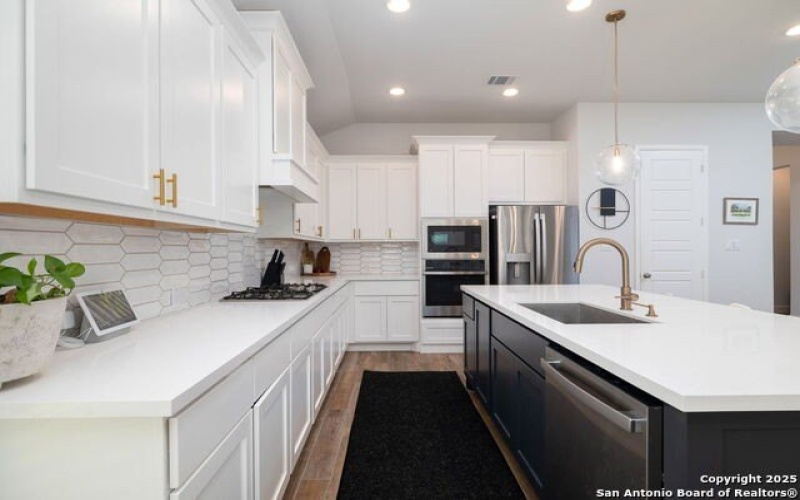 613 Meade, New Braunfels, TX 78132, 4 Habitaciones Habitaciones , ,3 BañosBaños,Residential,En Venta,613 Meade,0,1893227