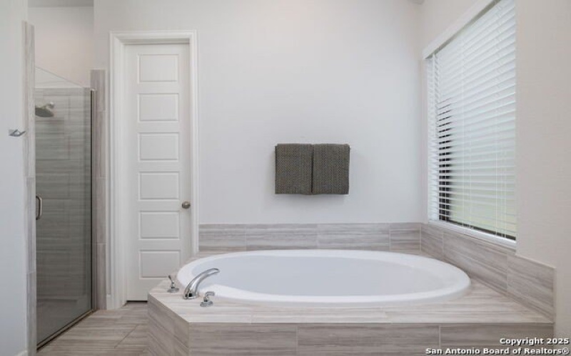 613 Meade, New Braunfels, TX 78132, 4 Habitaciones Habitaciones , ,3 BañosBaños,Residential,En Venta,613 Meade,0,1893227