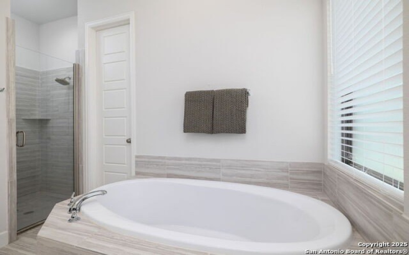613 Meade, New Braunfels, TX 78132, 4 Habitaciones Habitaciones , ,3 BañosBaños,Residential,En Venta,613 Meade,0,1893227