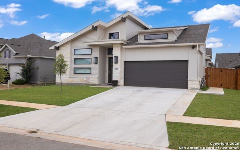 613 Meade, New Braunfels, TX 78132, 4 Habitaciones Habitaciones , ,3 BañosBaños,Residential,En Venta,613 Meade,0,1893227