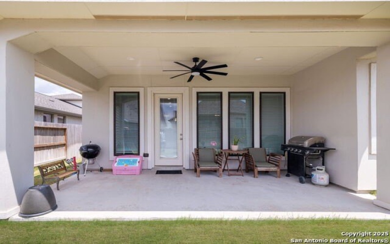 613 Meade, New Braunfels, TX 78132, 4 Habitaciones Habitaciones , ,3 BañosBaños,Residential,En Venta,613 Meade,0,1893227