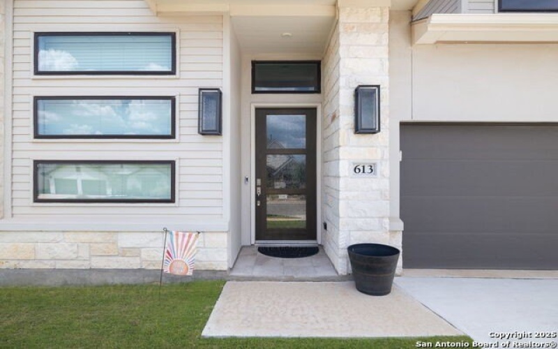 613 Meade, New Braunfels, TX 78132, 4 Habitaciones Habitaciones , ,3 BañosBaños,Residential,En Venta,613 Meade,0,1893227