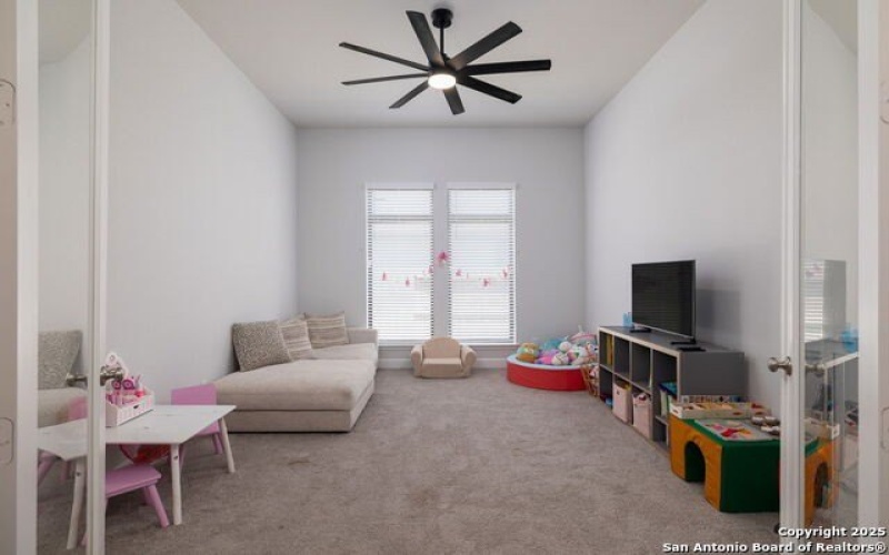 613 Meade, New Braunfels, TX 78132, 4 Habitaciones Habitaciones , ,3 BañosBaños,Residential,En Venta,613 Meade,0,1893227