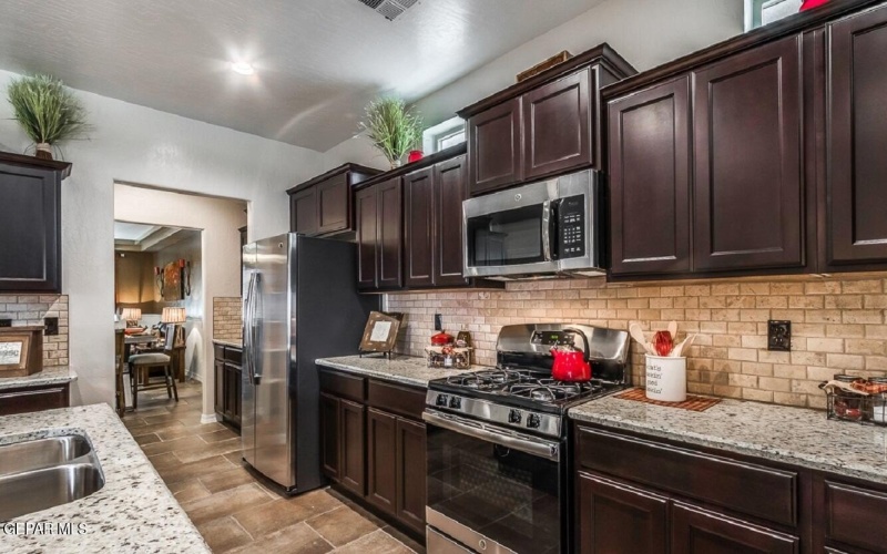 400 Hidden Gem Street, El Paso, TX 79928, 4 Bedrooms Bedrooms, ,1 BathroomBathrooms,Residential,For Sale,400 Hidden Gem Street,0,928541