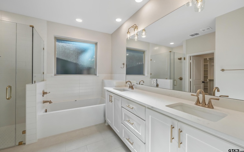 456 Preston Ridge Dr., Tyler, TX 75703, 3 Bedrooms Bedrooms, ,2 BathroomsBathrooms,Residential,For Sale,456 Preston Ridge Dr.,0,25012436