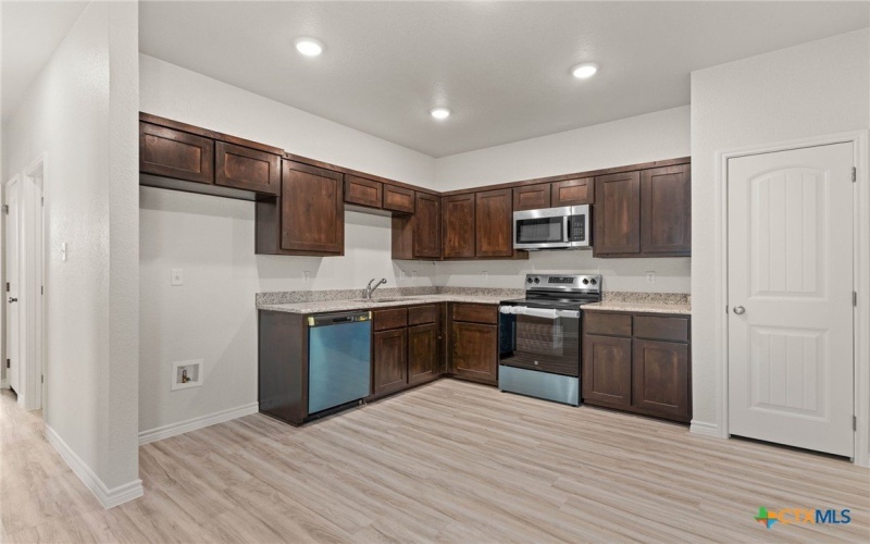 201 Leon Lane, Copperas Cove, TX 76522, 6 Bedrooms Bedrooms, ,Residential,For Sale,201 Leon Lane,0,575458