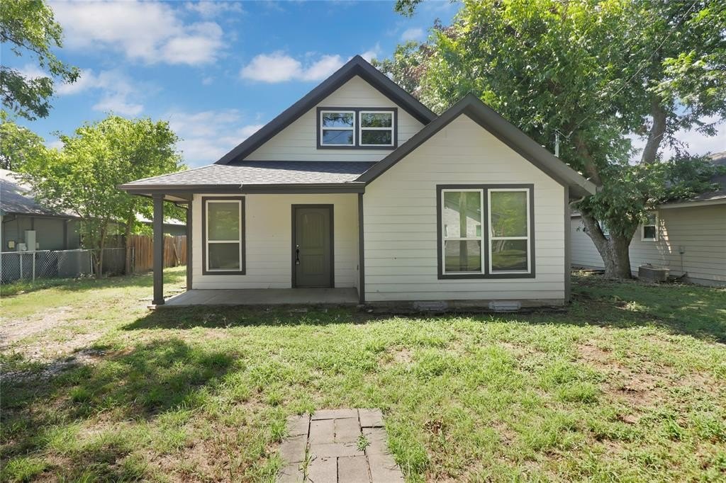 411 Euclid Street, Cleburne, TX 76033, 3 Habitaciones Habitaciones , ,2 BañosBaños,Residential,En Venta,411 Euclid Street,0,21022620