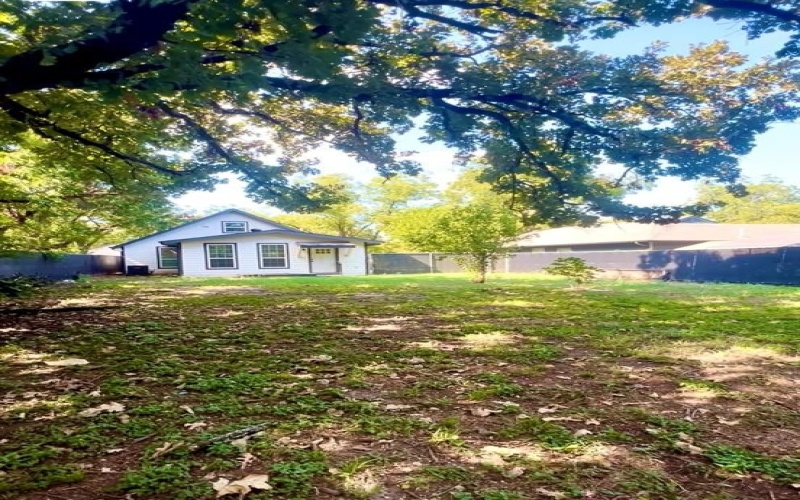 411 Euclid Street, Cleburne, TX 76033, 3 Bedrooms Bedrooms, ,2 BathroomsBathrooms,Residential,For Sale,411 Euclid Street,0,21022620