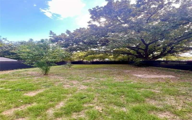 411 Euclid Street, Cleburne, TX 76033, 3 Bedrooms Bedrooms, ,2 BathroomsBathrooms,Residential,For Sale,411 Euclid Street,0,21022620