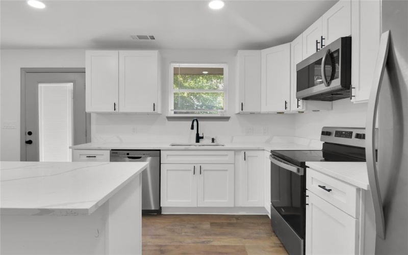 411 Euclid Street, Cleburne, TX 76033, 3 Habitaciones Habitaciones , ,2 BañosBaños,Residential,En Venta,411 Euclid Street,0,21022620