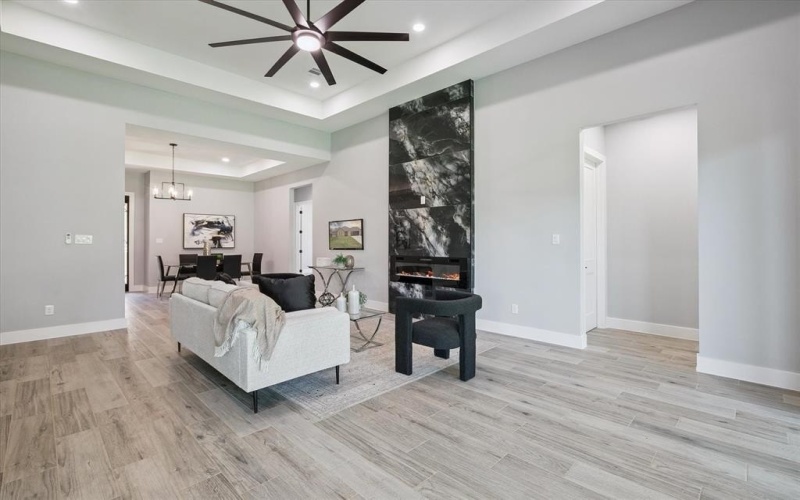 707 Ross Trail, Arlington, TX 76012, 4 Habitaciones Habitaciones , ,2 BañosBaños,Residential,En Venta,707 Ross Trail,0,21032644