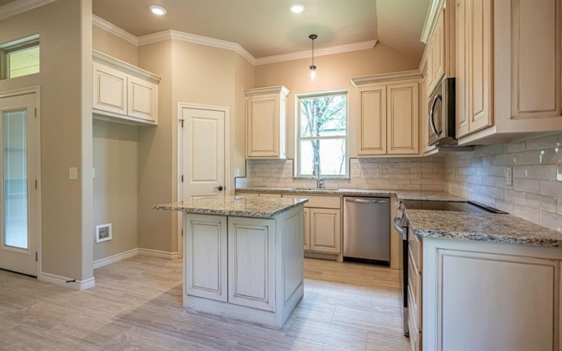 2714 Austin Drive, Granbury, TX 76048, 3 Bedrooms Bedrooms, ,2 BathroomsBathrooms,Residential,For Sale,2714 Austin Drive,0,21033854