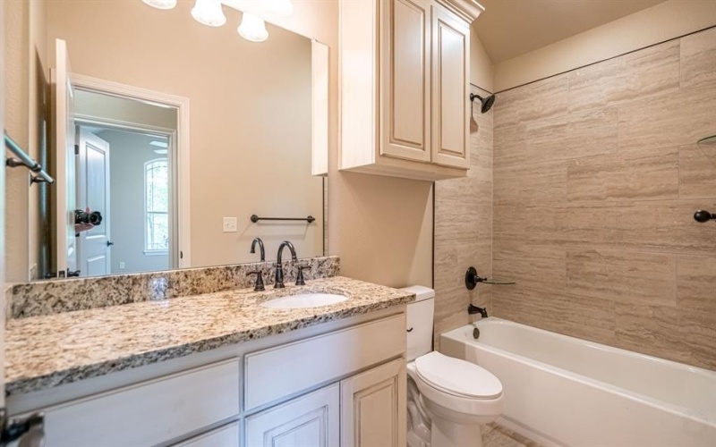 2714 Austin Drive, Granbury, TX 76048, 3 Bedrooms Bedrooms, ,2 BathroomsBathrooms,Residential,For Sale,2714 Austin Drive,0,21033854