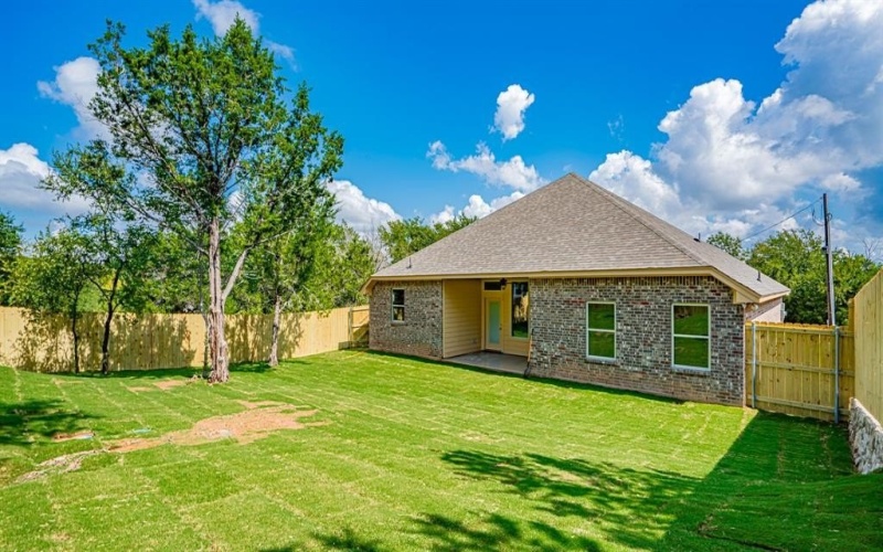 2714 Austin Drive, Granbury, TX 76048, 3 Bedrooms Bedrooms, ,2 BathroomsBathrooms,Residential,For Sale,2714 Austin Drive,0,21033854