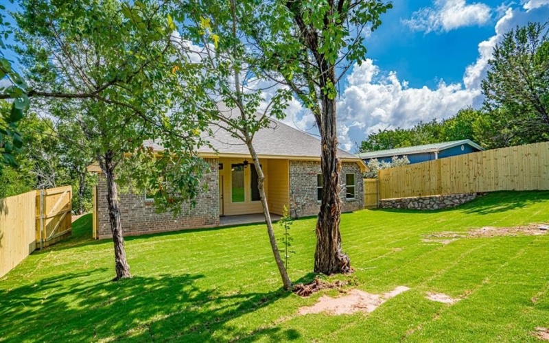 2714 Austin Drive, Granbury, TX 76048, 3 Bedrooms Bedrooms, ,2 BathroomsBathrooms,Residential,For Sale,2714 Austin Drive,0,21033854