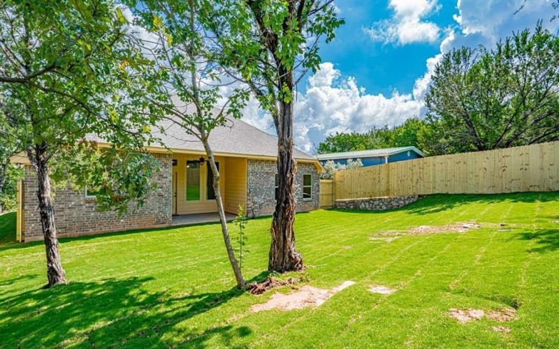 2714 Austin Drive, Granbury, TX 76048, 3 Bedrooms Bedrooms, ,2 BathroomsBathrooms,Residential,For Sale,2714 Austin Drive,0,21033854