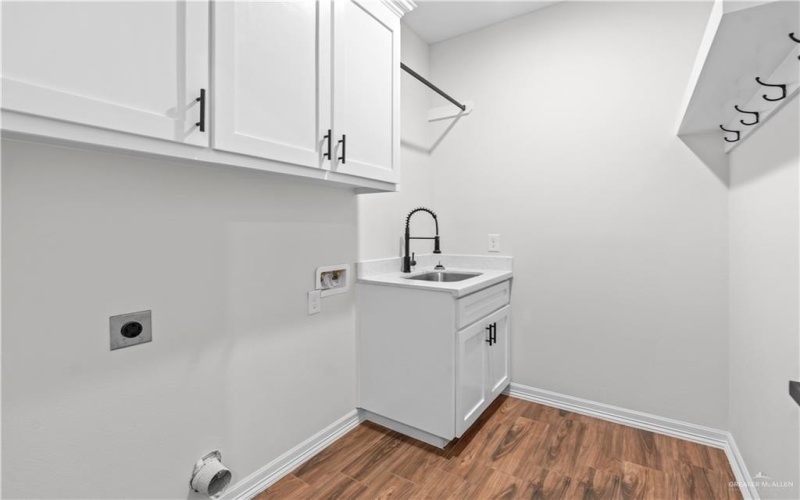 2802 Stone Oak Drive, Weslaco, TX 78599, 4 Bedrooms Bedrooms, ,2 BathroomsBathrooms,Residential,For Sale,2802 Stone Oak Drive,0,478655