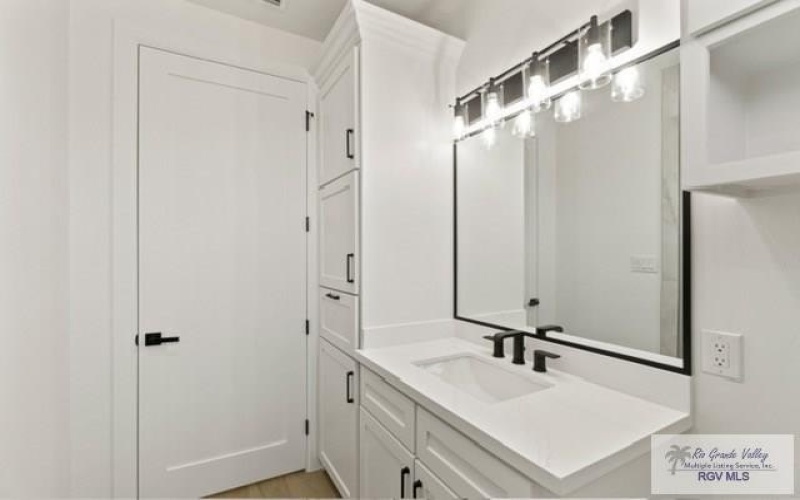 9708 HEIGHTS S unit: 14 #14, HARLINGEN, TX 78552, 4 Bedrooms Bedrooms, ,2 BathroomsBathrooms,Residential,For Sale,9708 HEIGHTS S unit: 14,0,29767694