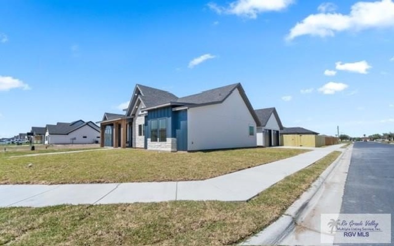 9708 HEIGHTS S unit: 14 #14, HARLINGEN, TX 78552, 4 Bedrooms Bedrooms, ,2 BathroomsBathrooms,Residential,For Sale,9708 HEIGHTS S unit: 14,0,29767694