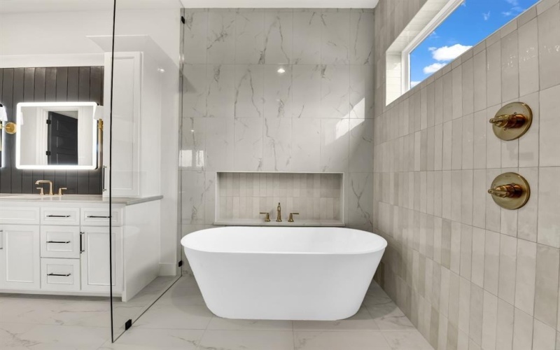 332 Tiara Trail, Fort Worth, TX 76108, 5 Bedrooms Bedrooms, ,5 BathroomsBathrooms,Residential,For Sale,332 Tiara Trail,0,21034687