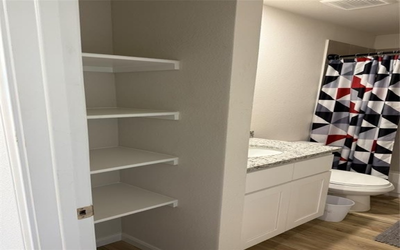 107 Annabelle Street, Cleburne, TX 76031, 4 Habitaciones Habitaciones , ,3 BañosBaños,Residential,En Venta,107 Annabelle Street,0,21034727