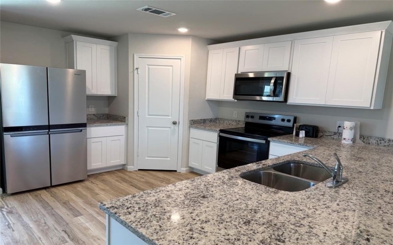 107 Annabelle Street, Cleburne, TX 76031, 4 Habitaciones Habitaciones , ,3 BañosBaños,Residential,En Venta,107 Annabelle Street,0,21034727