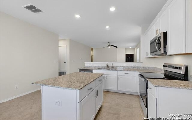 13922 Pinkston, San Antonio, TX 78252, 3 Habitaciones Habitaciones , ,2 BañosBaños,Residential,En Venta,13922 Pinkston,0,1893453