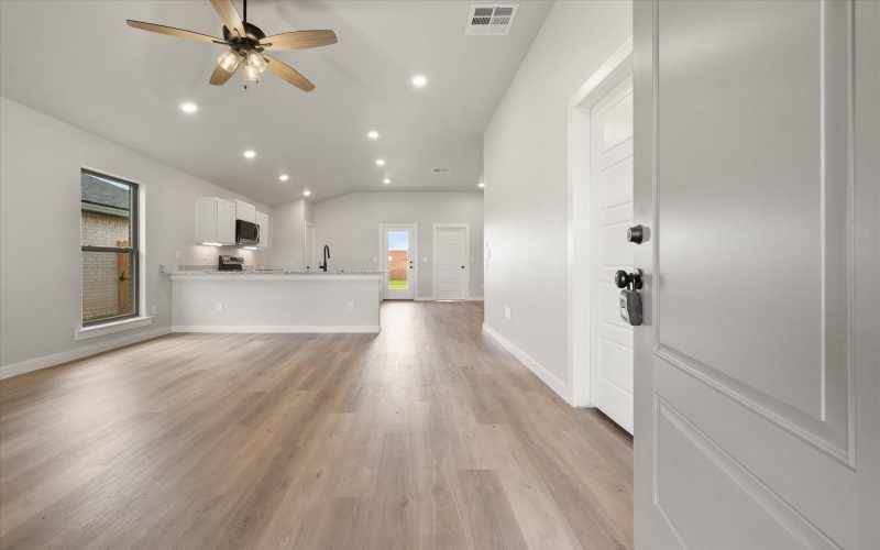 7209 8th Street, Lubbock, TX 79416, 3 Habitaciones Habitaciones , ,2 BañosBaños,Residential,En Venta,7209 8th Street,0,202559228