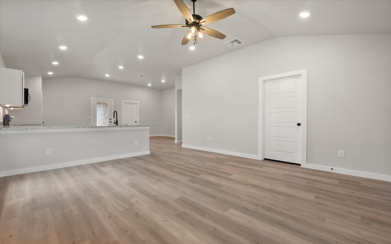 7209 8th Street, Lubbock, TX 79416, 3 Habitaciones Habitaciones , ,2 BañosBaños,Residential,En Venta,7209 8th Street,0,202559228