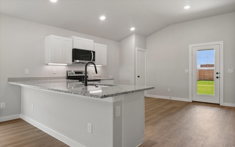 7209 8th Street, Lubbock, TX 79416, 3 Habitaciones Habitaciones , ,2 BañosBaños,Residential,En Venta,7209 8th Street,0,202559228