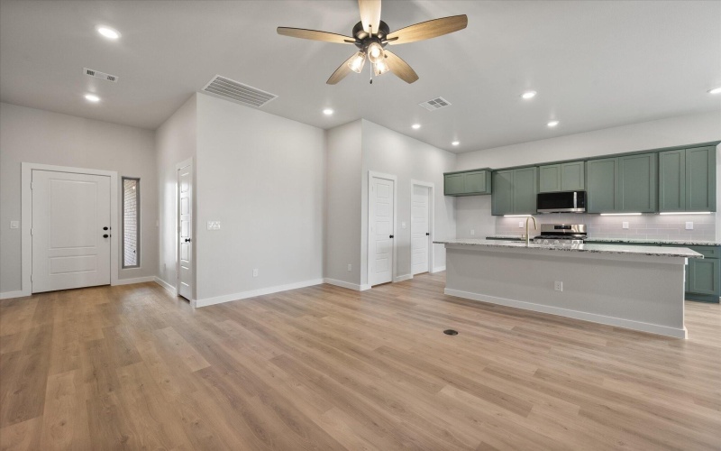 7207 8th Street, Lubbock, TX 79416, 3 Bedrooms Bedrooms, ,2 BathroomsBathrooms,Residential,For Sale,7207 8th Street,0,202559229
