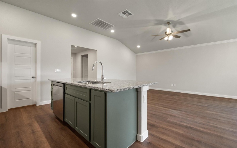 7005 14th Street, Lubbock, TX 79416, 4 Habitaciones Habitaciones , ,2 BañosBaños,Residential,En Venta,7005 14th Street,0,202559232