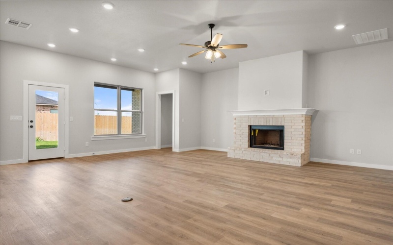 7002 16th Street, Lubbock, TX 79416, 4 Bedrooms Bedrooms, ,3 BathroomsBathrooms,Residential,For Sale,7002 16th Street,0,202559234