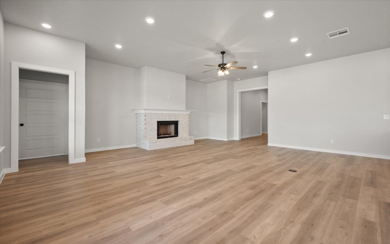 7002 16th Street, Lubbock, TX 79416, 4 Bedrooms Bedrooms, ,3 BathroomsBathrooms,Residential,For Sale,7002 16th Street,0,202559234